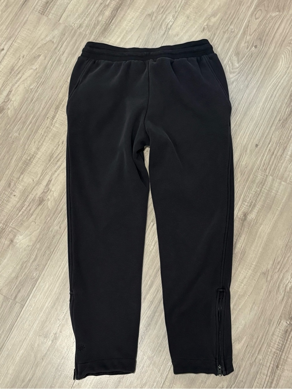 Woman’s Athleta Black Joggers Sweatpants M